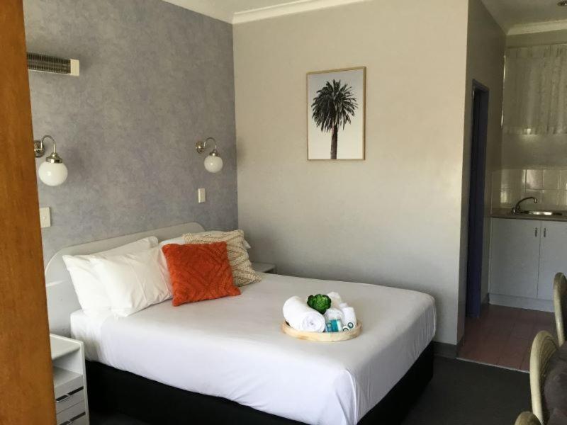 טונקרי South Pacific Palms Motor Inn מראה חיצוני תמונה